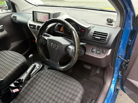 Toyota iQ