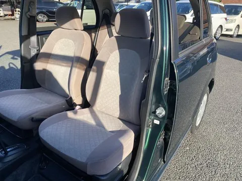 Daihatsu Mira Gino
