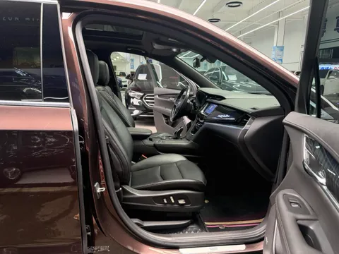 Cadillac XT6