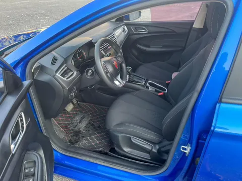 Roewe i5