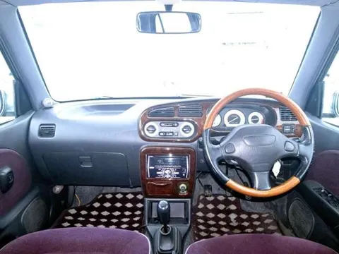 Daihatsu Mira Gino