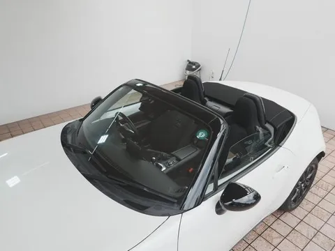 Mazda MX-5 (Roadster)