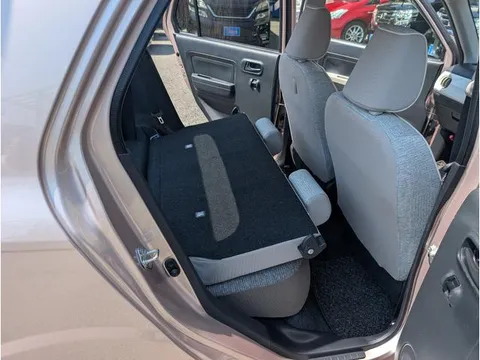 Daihatsu Mira Tocot