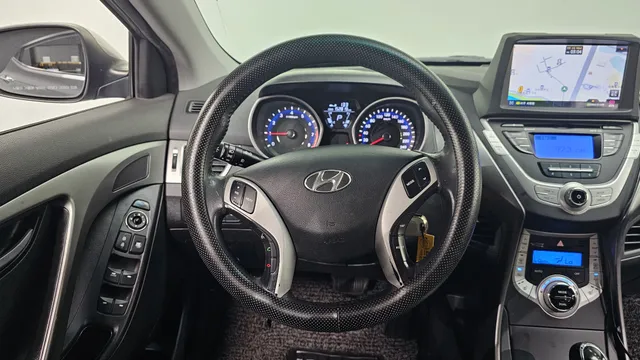 Hyundai Elantra (Avante)