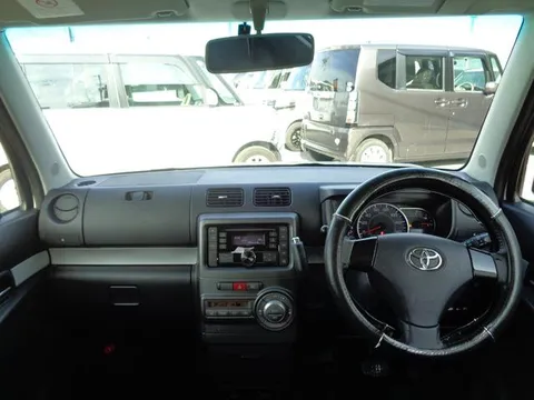 Toyota Pixis Space
