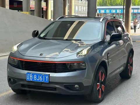 Lynk & Co 01