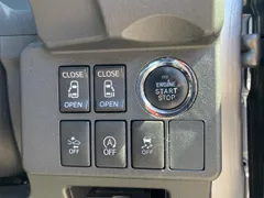 Toyota Pixis Mega