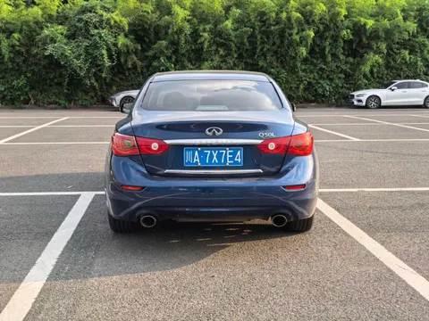 Infiniti Q50L