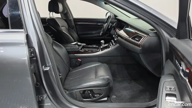 Genesis G90 (EQ900)