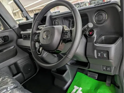 Honda N-BOX Custom