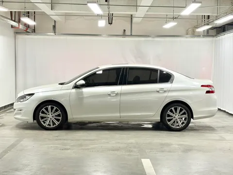Peugeot 408