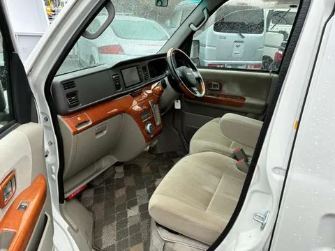 Daihatsu Atrai Wagon
