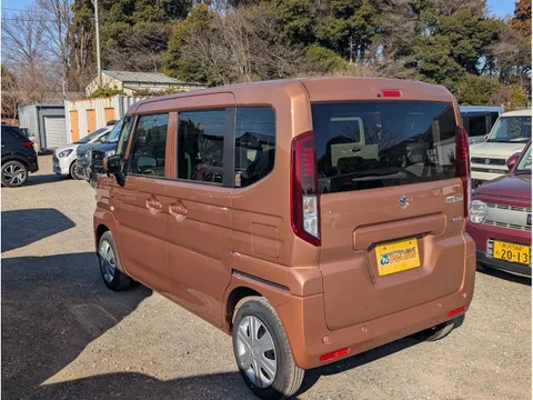 Suzuki Spacia