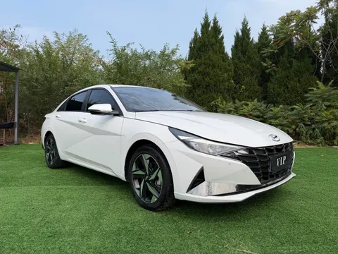 Hyundai Elantra (Avante)