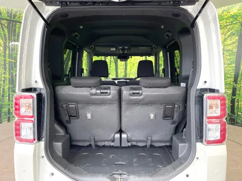 Toyota Pixis Mega