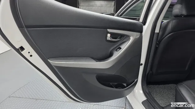 Hyundai Elantra (Avante)