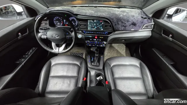 Hyundai Elantra (Avante)