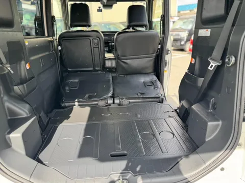 Toyota Pixis Mega