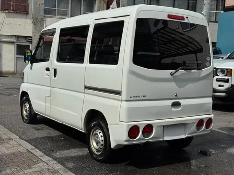 Mitsubishi Minicab Van