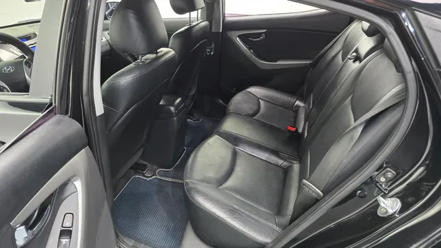 Hyundai Elantra (Avante)