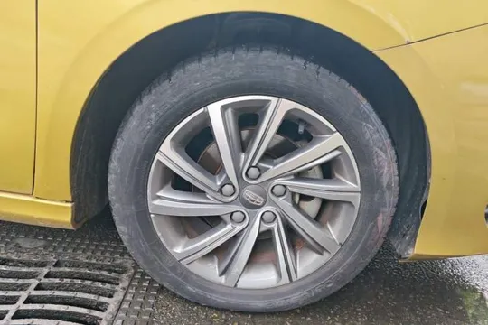 Geely Binray