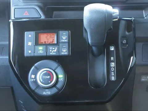 Toyota Pixis Mega