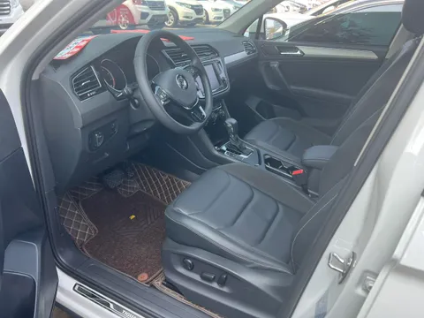 Volkswagen Tiguan L
