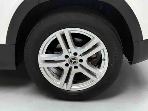 Mercedes-Benz Mercedes-Benz GLB