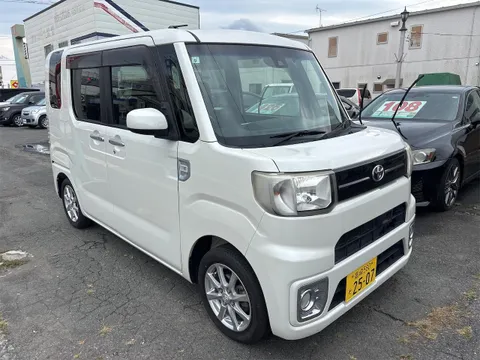 Toyota Pixis Mega