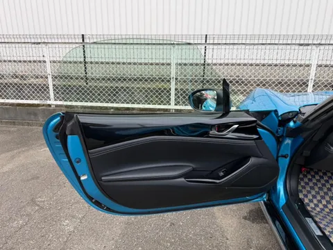 Mazda MX-5 (Roadster)