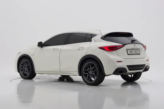Infiniti Q30
