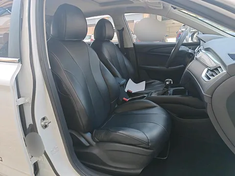 Roewe i5