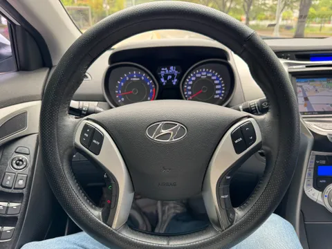 Hyundai Elantra (Avante)
