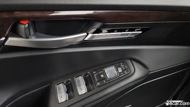 Genesis G90 (EQ900)