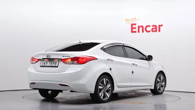 Hyundai Elantra (Avante)
