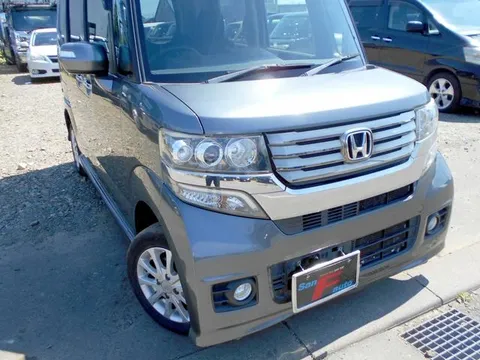 Honda N-BOX Custom