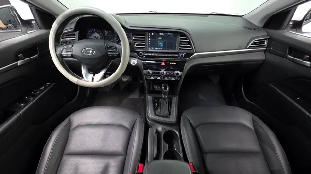 Hyundai Elantra (Avante)