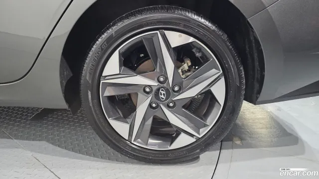 Hyundai Elantra (Avante)
