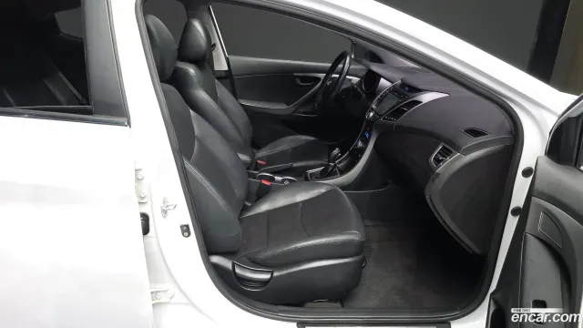 Hyundai Elantra (Avante)