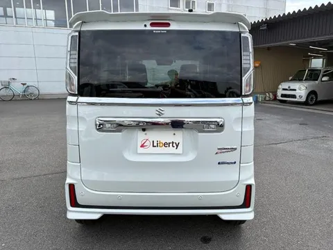Suzuki Spacia Custom