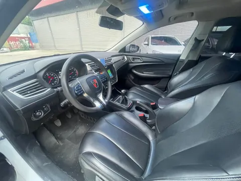 Roewe i5