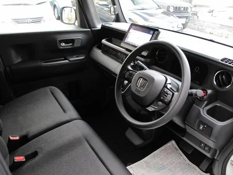 Honda N-BOX Custom