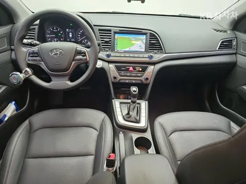 Hyundai Elantra (Avante)