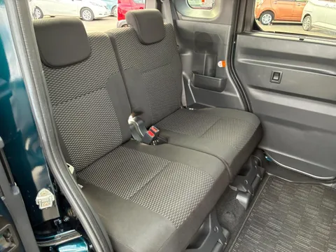 Toyota Pixis Mega