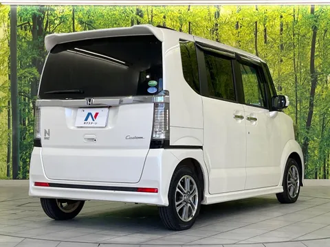 Honda N-BOX Custom
