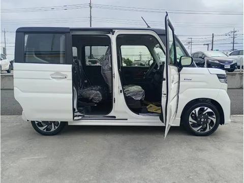 Suzuki Spacia Custom