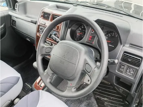 Mitsubishi Pajero JR