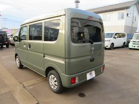 Nissan Clipper Van
