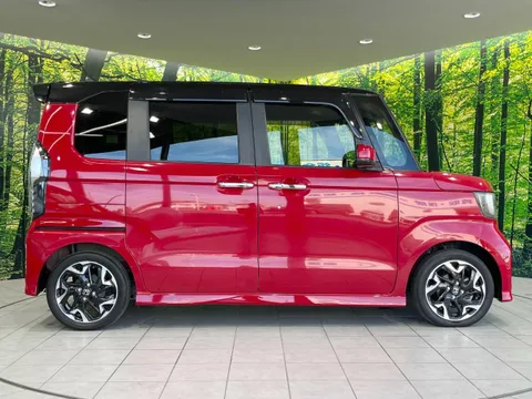Honda N-BOX Custom