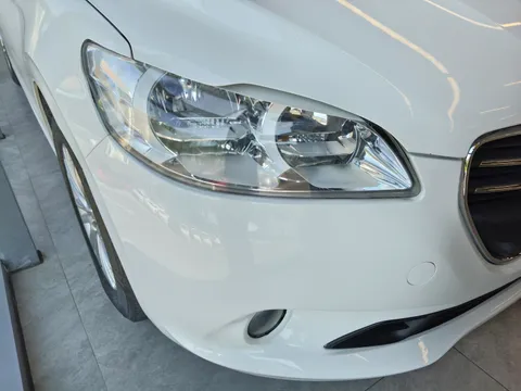 Peugeot 301